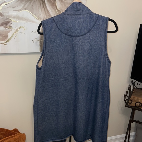 Hem &Thread vest - Picture 2 of 6